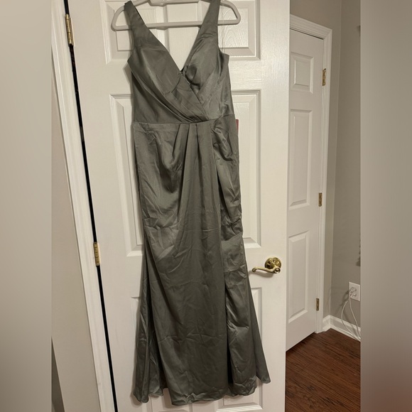 NWT Green Bridesmaid Satin Dress - Picture 3 of 9